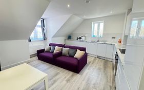 Flat 3 - 24 Cliff Road